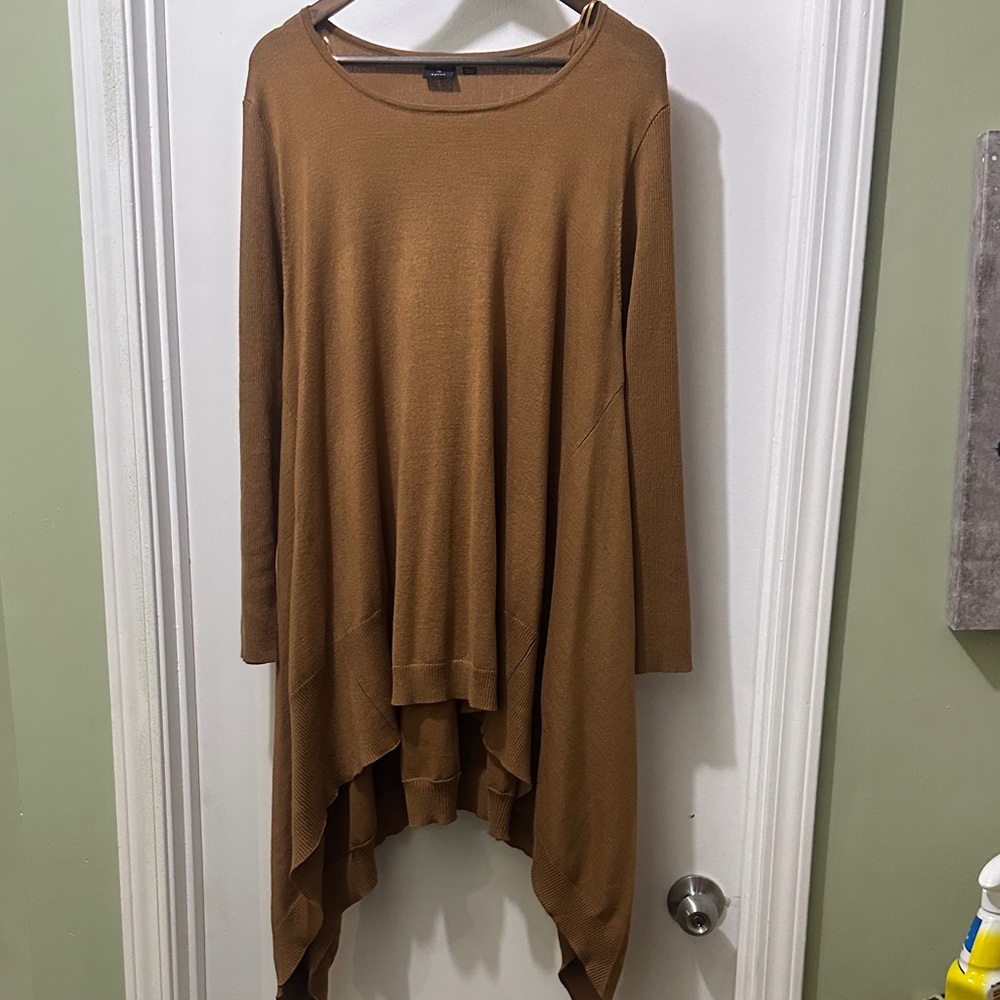Devotion by Cyrus Tan Long Sleeve Top